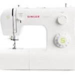 Maquina de coser de 23 puntadas MARCA SINGER